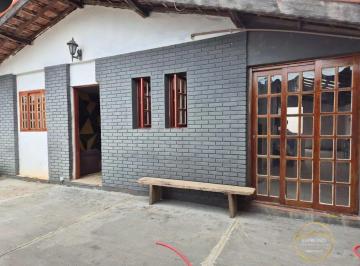 Casa · 100m² · 3 Quartos · 4 Vagas · Casa