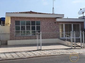 Casa · 230m² · 3 Quartos · 3 Vagas · Casa Grande