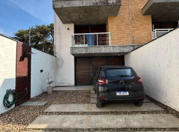 Casa de 3 quartos, Balneário Piçarras · Sobrado Geminado com 3 Suítes e Jacuzzi – 230m do Mar | Itacolomi – Balneário Piçarras/SC