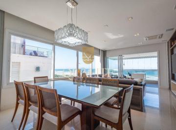 Apartamento · 248m² · 3 Quartos · Apartamento à venda - em Ingleses do Rio Vermelho