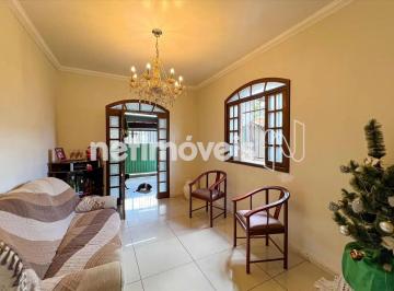 Casa · 400m² · 3 Quartos · 2 Vagas · Casa de 3 quartos à venda no Cachoeirinha!