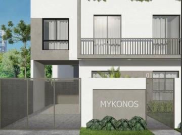 Casa de 3 quartos, Curitiba · Vendo Sobrado no Xaxim com 3 Quartos Suíte 2 vaga de Garagem