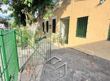 Casa · 180m² · 3 Quartos · 3 Vagas · CASA
