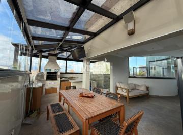 Apartamento · 275m² · 4 Quartos · 2 Vagas · Cobertura à venda no bairro Embaré