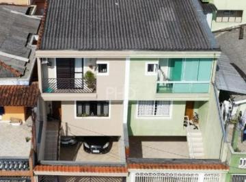 Casa · 200m² · 3 Quartos · 4 Vagas · Sobrado à venda Jd. Indepedência — 3 quartos sendo 1 suite, 200 m², espaço gourmet e 4 vagas