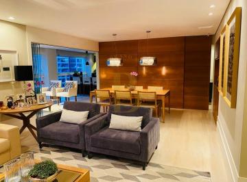 Apartamento · 210m² · 3 Quartos · 3 Vagas · Apartamento Garden á venda de 210 m², com 3 suítes e 3 vagas de garagem no bairro Vila Olímpia.