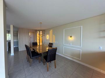 Casa · 216m² · 6 Quartos · 2 Vagas · Lindo Sobrado Monte Alegre em Camboriú/SC