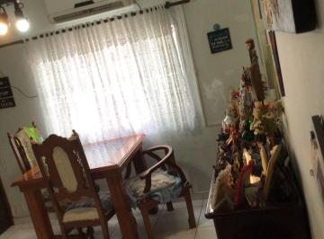 Apartamento de 2 quartos, Santos · Ap no bnh reformado 02 dorm 01 wc 01 vaga Santos SP Aparecida