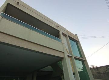 Casa de 5 quartos, Vicente Pires · Casa na rua 10 em excelente localização