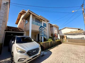 Foto 01 · Casa duplex com 4/4 em Condomínio Fechado em Lauro de Freitas