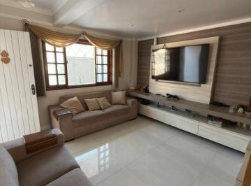 Foto 01 · Casa à Venda no Centro de Balneário Camboriú com 3 Dormitórios, Espaço Gourmet e Garagem