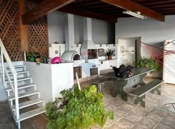 Casa · 303m² · 3 Quartos · 6 Vagas · RE/MAX Aluga Casa Jardim Botânico (Sousas) Campinas SP R$6.000,00
