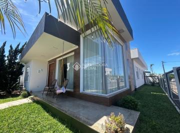 Casa · 159m² · 3 Quartos · 2 Vagas · Aconchegante casa localizada no Bairro Caiú do céu