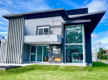 Casa · 467m² · 6 Quartos · 3 Vagas · Casa perfeita nos minimos detalhes em um dos melhores condominios do Brasil