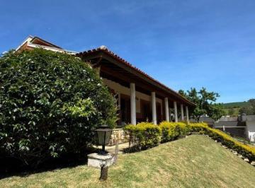 Casa · 170m² · 3 Quartos · 1 Vaga · Casa Chácara em Condomínio com Vista | Jardim das Palmeiras