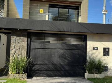 dd06879c72c94f67975996d882e9b5c9dd4dd3f5 · Sobrado com 3 dormitórios à venda, 217 m² por R$ 1.600.000,00 - Jardim Atlântico - Goiânia/GO