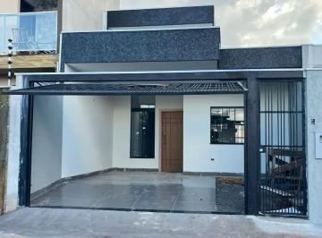 Casa de 3 quartos, Sarandi · Casa no Jardim São Paulo com suite