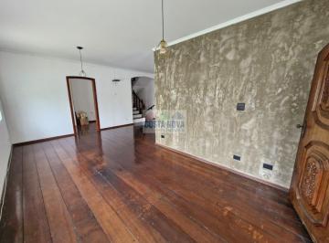 Casa · 248m² · 4 Quartos · 6 Vagas · Excelente sobrado com 284m² construídos, projetado para oferecer conforto, praticidade  e espaço