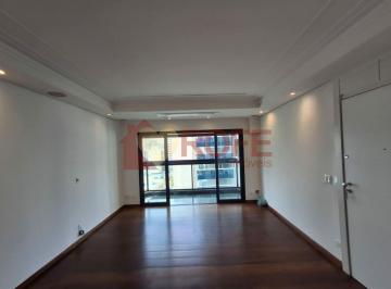 Apartamento · 132m² · 3 Quartos · 2 Vagas · Apartamento com 3 dormitórios sendo 1 suite, com 2 vagas em Moema, SP.