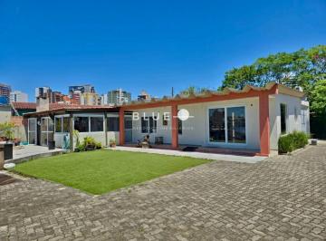 Casa · 150m² · 4 Quartos · 2 Vagas · Casa às margens do Rio Mampituba com 04 suítes em Torres RS