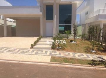 f18085a2fd3be8653e6b72fc61bf26f6a0290fe6 · Casa térrea com 3 suítes, rica em planejados no Condomínio Terras do Cancioneiro