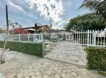 Casa · 153m² · 3 Quartos · 3 Vagas · Casa térrea com 2 suítes em terreno de 420 m²