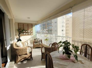 Apartamento · 121m² · 4 Quartos · 2 Vagas · Stupendo Mooca - Apartamento à venda com 125 m², 4 quartos, varanda e 2 vagas na Mooca, São Paulo.