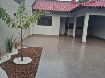 Casa de 3 quartos, Maringá · Casa de terreno inteiro no Centro de Maringá