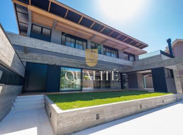Casa · 529m² · 4 Quartos · Casa à venda - na Lagoa da Conceição