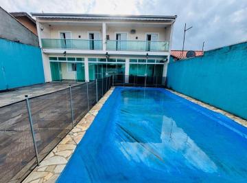 Casa de 5 quartos, Itanhaém · Casa com 5 quartos e piscina em Itanhaém.