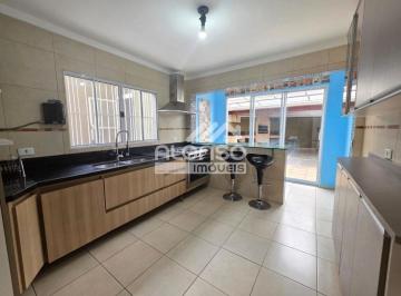Casa de 4 quartos, São Paulo · SOBRADO A VENDA NO BUTANTÃ COM 3 QUARTOS (1 SUÍTE) E 4 VAGAS COBERTAS.