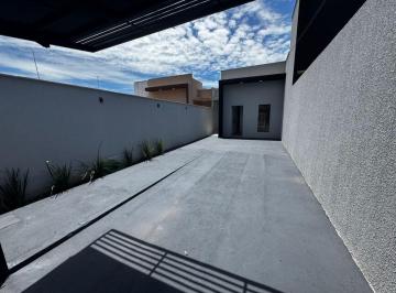 Casa de 3 quartos, Rio Verde · Casa à Venda no Jardim Floresta | 3 Quartos (1 Suíte) e Excelente Aproveitamento.