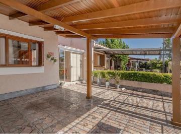 Casa · 61m² · 2 Quartos · 1 Vaga · HEJS 300 Casa 610191066-4
