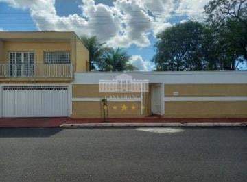 Casa · 298m² · 3 Quartos · 2 Vagas · Casa em Aviação, Araçatuba/SP de 298m² 3 quartos à venda por R$ 600.000,00