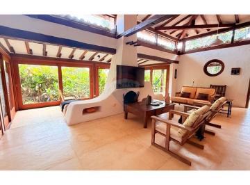 Casa · 200m² · 3 Quartos · Casa dos Sonhos em Ilhabela: Luxo e Natureza