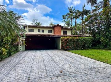 Casa · 400m² · 5 Quartos · 4 Vagas · Granville Guarujá, casa à venda em condomínio fechado.