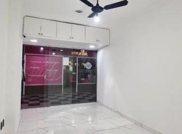 Comercial · 15m² · Sala comercial, em condomínio com segurança, em excelente estado, pode financiar