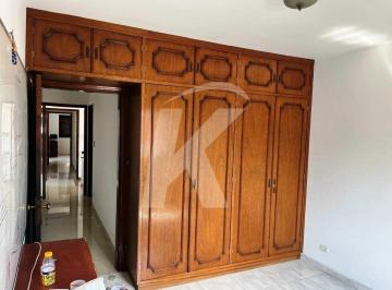 Casa · 210m² · 3 Quartos · 2 Vagas · Sobrado com 210 m² localizado no bairro da Água Fria.