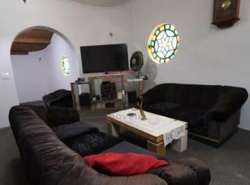 Casa · 205m² · 3 Quartos · 4 Vagas · Casa para locação com 3 dormitórios e 2 suites