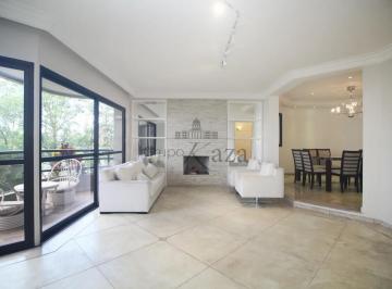 Apartamento · 228m² · 3 Quartos · 4 Vagas · Apartamento - Vila Suzana - 3 Suítes - 228m².