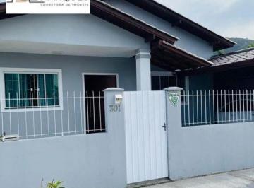 Casa · 150m² · 2 Quartos · 2 Vagas · 300 metros até a Graciliano Manoel Gomes!
