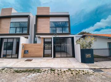 Casa · 113m² · 3 Quartos · 1 Vaga · Sobrado com 3 dormitórios sendo 1 suíte à venda por R$ 690.000,00 - Centro - Penha/SC