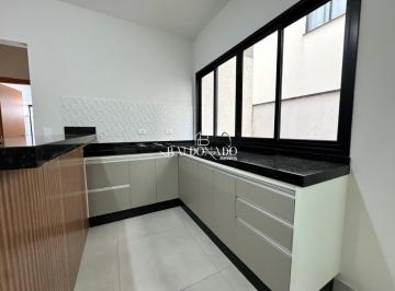 Apartamento · 600m² · 2 Quartos · 1 Vaga · Apartamento em Extrema com 2 dormitórios para alugar 67.00 m² próximo ao centro