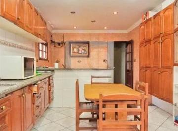 Casa · 290m² · 3 Quartos · 6 Vagas · Sobrado com 3 quartos à venda em Vila bonilha - SP