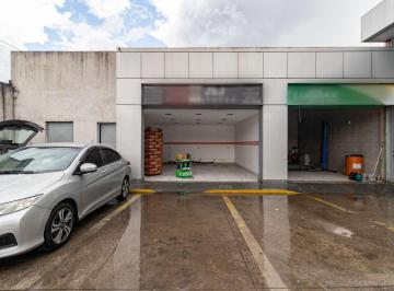 Comercial · 40m² · 4 Quartos · 2 Vagas · Loja em posto na Avenida Doutor Assis Ribeiro, N. 10555 - Loja 02 • 40 m²
