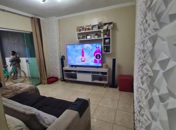 Casa de 5 quartos, Brasília · Vendo excelente sobrado no Itapoã II, ótimo opção de investimo