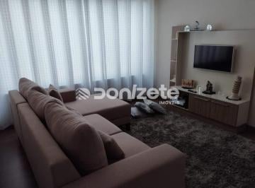 Casa · 238m² · 3 Quartos · 4 Vagas · Sobrado Residencial no Silveira, Santo André — 3 suítes, 4 vagas e espaço amplo
