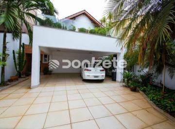 Casa · 353m² · 3 Quartos · 4 Vagas · Sobrado Residencial de 353 m² com 4 Vagas no Paraíso, Santo André – Financiamento Aceito