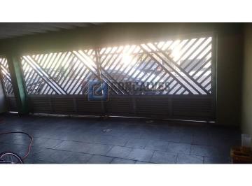 A (20) · Sobrado à venda no Bairro Assunção, SBC – 2 quartos, 2 vagas.