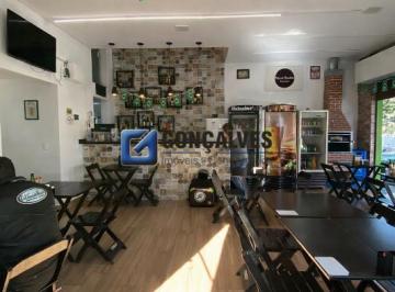 Casa · 400m² · 3 Quartos · 3 Vagas · Otimo Imovel Localizado a 150m da Av Goias